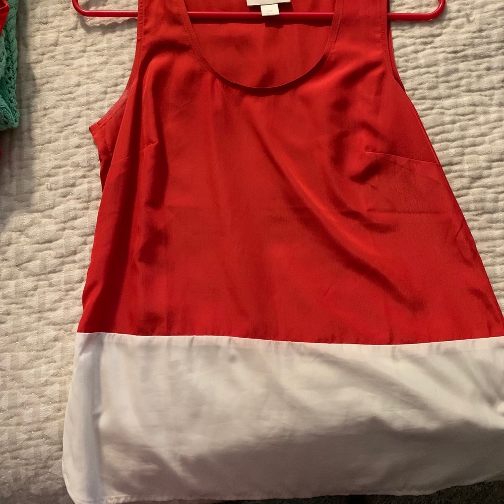 XS fits like Small Loft top